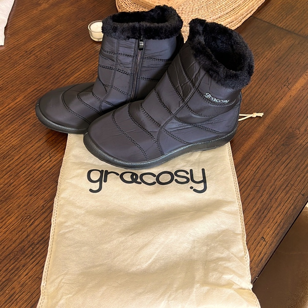 GRACOSY WOMENS BLACK ANKLE BOOTS NEW WITH BAG SIZE 41 LIGHTWEIGHT!